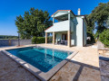 Äußeres, Villa Bako mit Pool und natürlichem Schatten, Pula, Istrien, Kroatien Pula