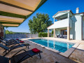 Äußeres, Villa Bako mit Pool und natürlichem Schatten, Pula, Istrien, Kroatien Pula